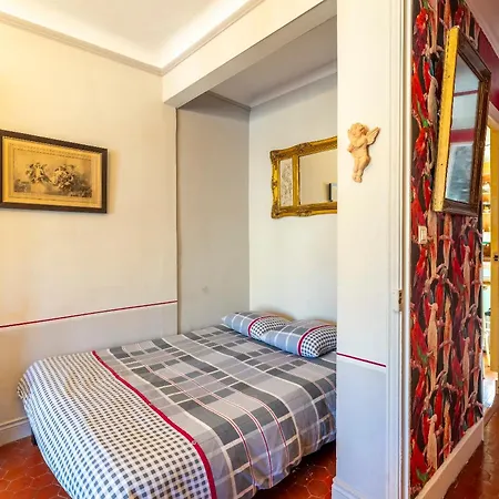 Face Au Palais Des Papes Apartment *
